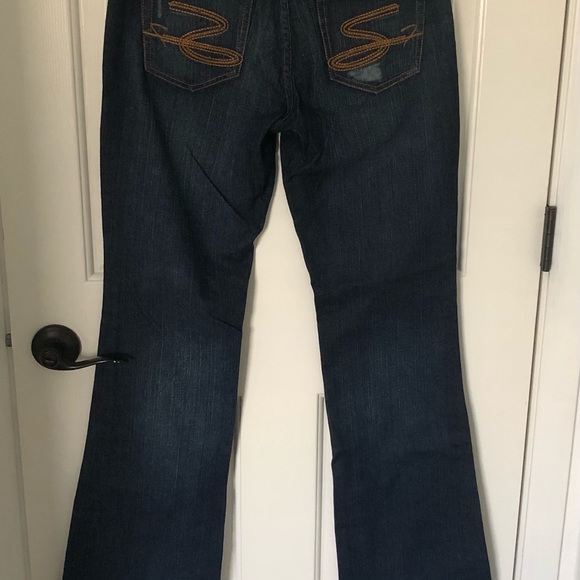 7 of All Man Kind dark demin flare jeans - Picture 3 of 9